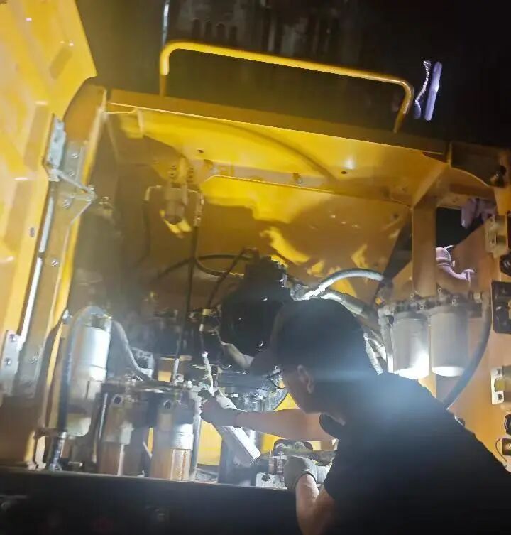 三一服务通宵奋战全力抢回滞后施工进度-跨区联动协同出击 (三一服务站) 三一服务通宵奋战全力抢回滞后施工进度-跨区联动协同出击 (三一服务站)